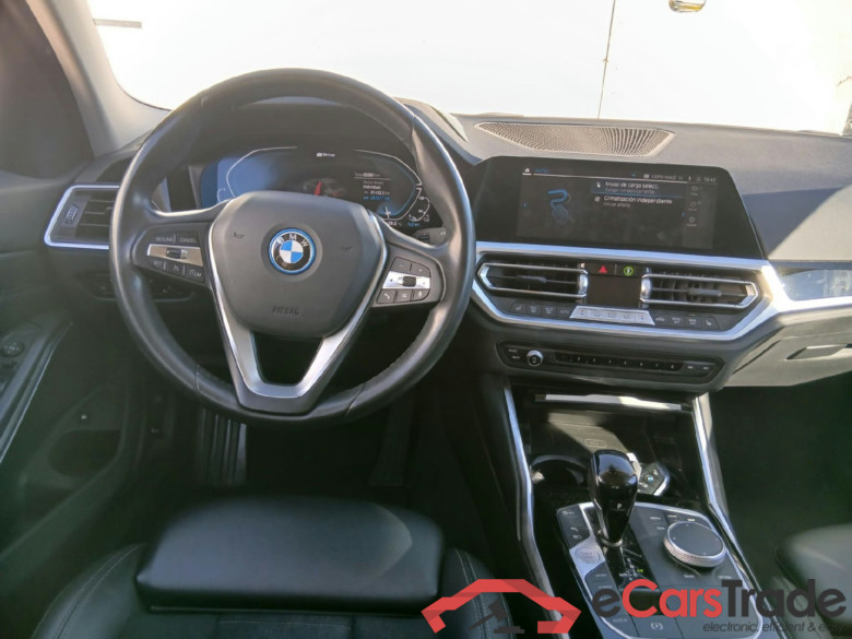 BMW Serie 3 / 2018 / 4P / sedán 320e #3