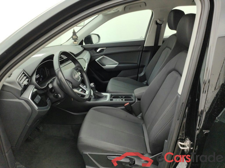 Audi Q3 45 TFSI e S tronic 5d #3