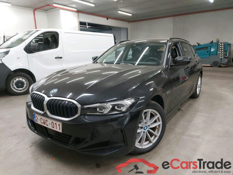 BMW - BMW 3 TOURING 320e 204PK With Vernasca Heated Electric Sport Seats & Active Cruise & Driving Assistant Pack & Parking Assistant Pack  * HYBRID *