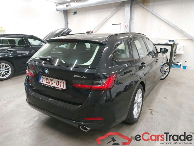 BMW - BMW 3 TOURING 320e 204PK With Vernasca Heated Electric Sport Seats & Active Cruise & Driving Assistant Pack & Parking Assistant Pack  * HYBRID * #2