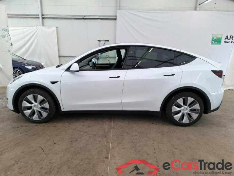 TESLA Model Y / 2021 / 5P / SUV RWD #4