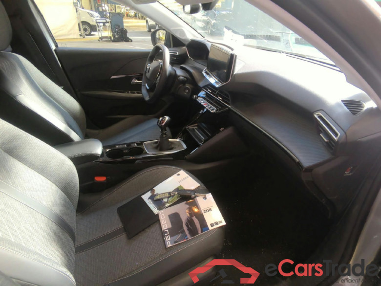 Peugeot 208 Allure 1.2 PureTech 100 S&S BVM6 #3
