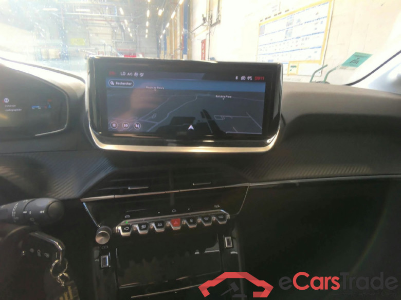 Peugeot 208 Allure 1.2 PureTech 100 S&S BVM6 #5