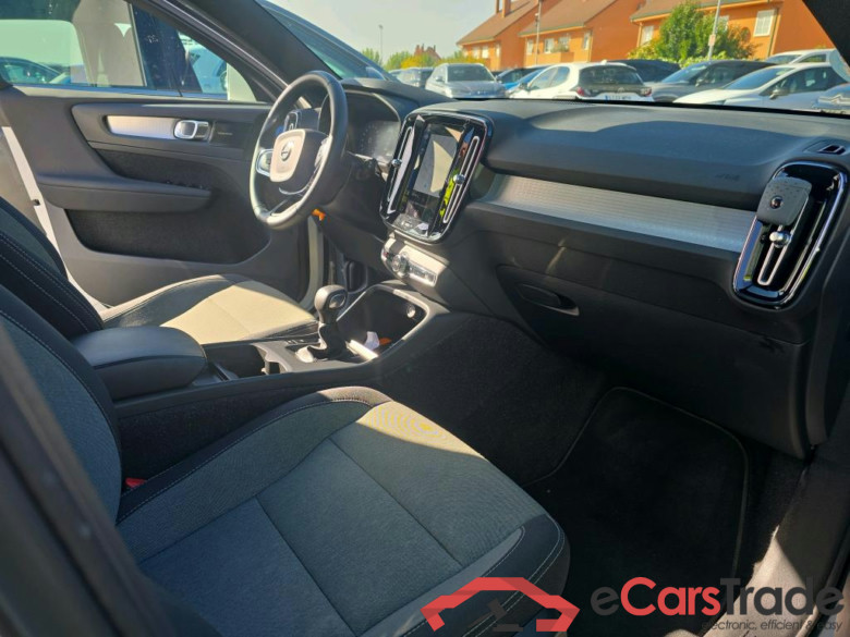 VOLVO XC40 / 2017 / 5P / todoterreno 1.5 T3 Momentum Pro #6