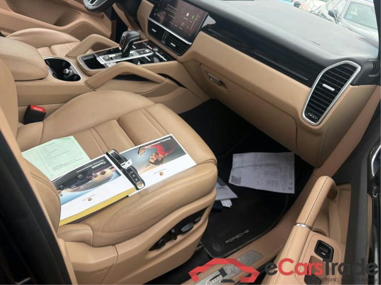 PORSCHE Cayenne / 2017 / 5P / todoterreno E-Hybrid #6