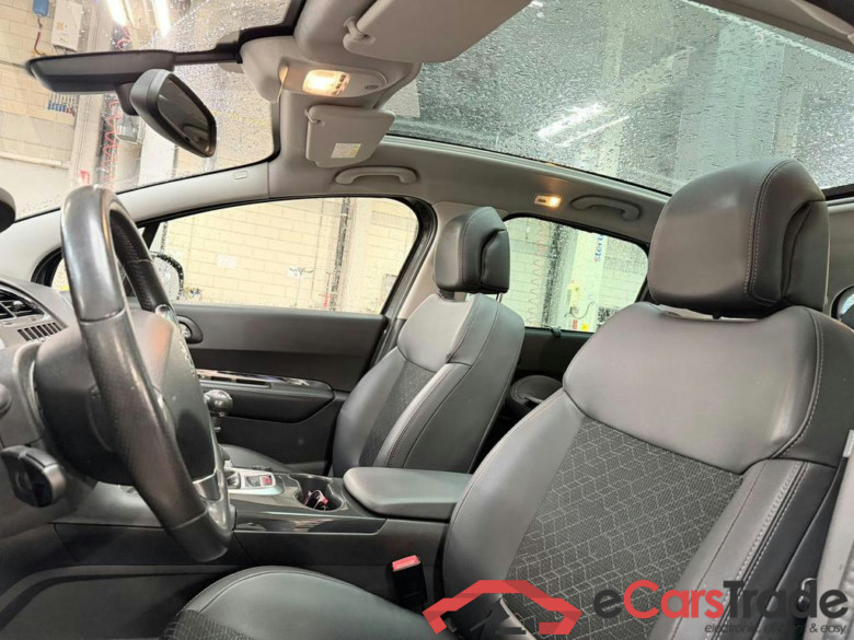 PEUGEOT 3008 1.2 PureTech Allure #2