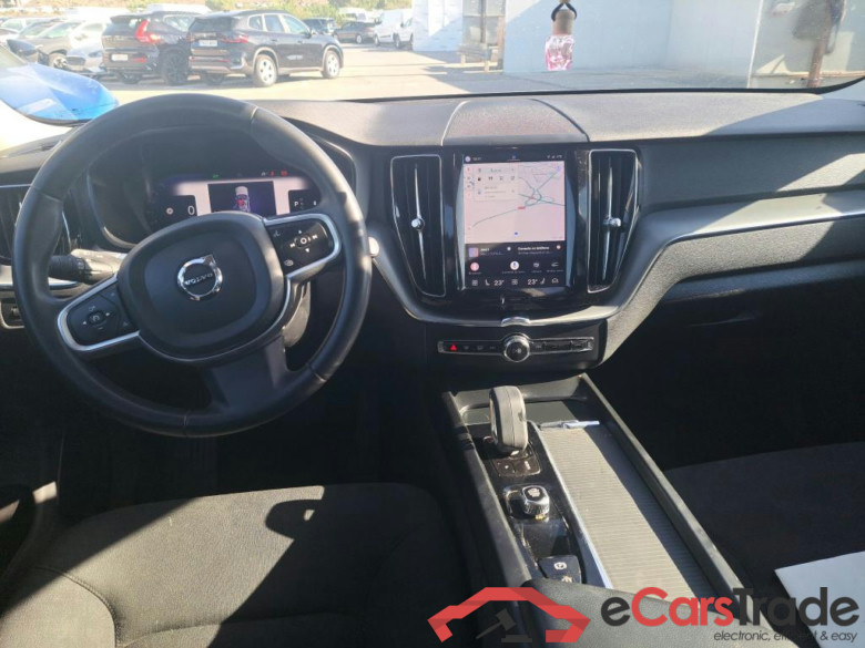 VOLVO XC60 / 2017 / 5P / todoterreno 2.0 B4 D Momentum Pro Auto #3