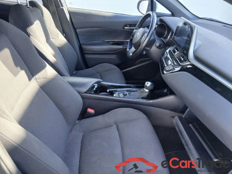 TOYOTA C-HR / 2016 / 5P / todoterreno 1.8 125H Advance (CX) #6