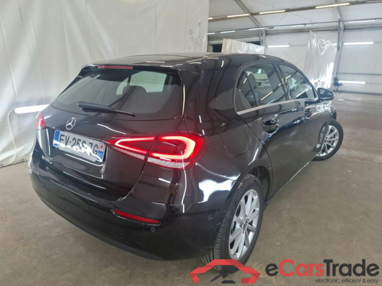 MERCEDES-BENZ Classe A Compact / 2018 / 5P / Berline A 250 e Business Line 8G-DCT #6