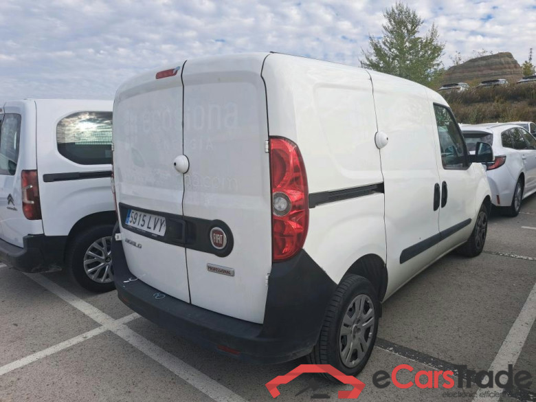 FIAT Doblò Cargo/2015/4P/furgón derivado de turismo Cargo SX 1.6 Mjet 66kW (90CV) (AC) #2